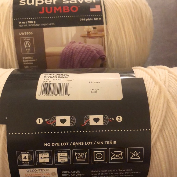 Two Skeins of RED HEART SUPER SAVER JUMBO Yarn.14 oz. 4 Medium.SOFT WHITE. NWT - Picture 6 of 6